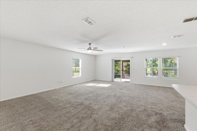 Building Photo - Welcome to this beautiful 3-bedroom, 2-bathroom home located in the heart of Bunnell!!