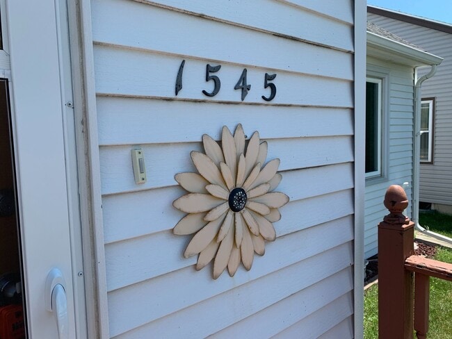 Building Photo - 5 Bedroom Across from NDSU!!