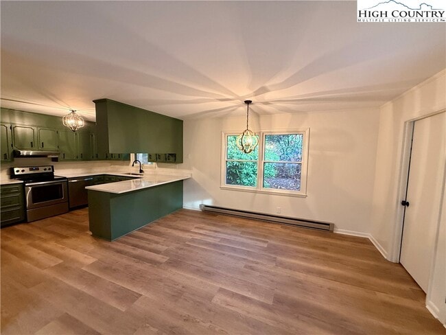 Building Photo - 130 Maple Dr