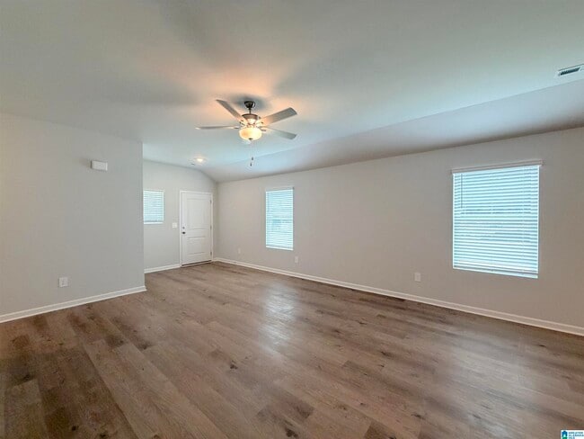 Building Photo - 155 CHALLENGER Way