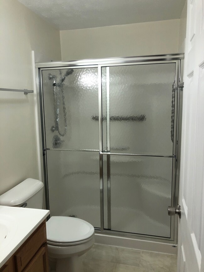 Building Photo - 101 Colonial Oaks Dr