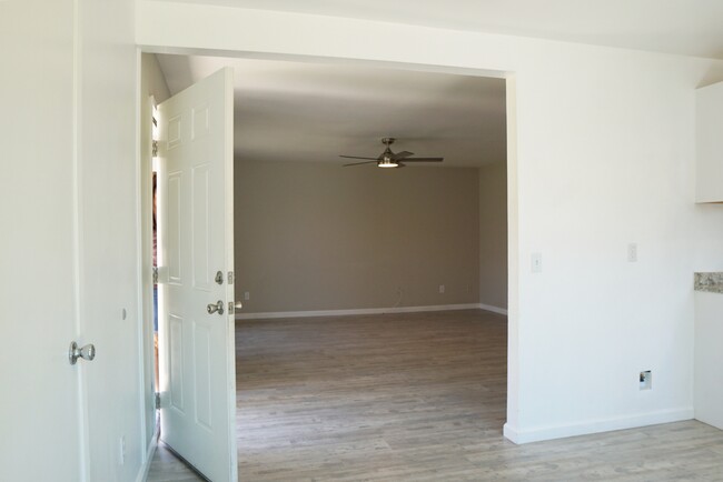 Building Photo - 52790 Avenida Navarro