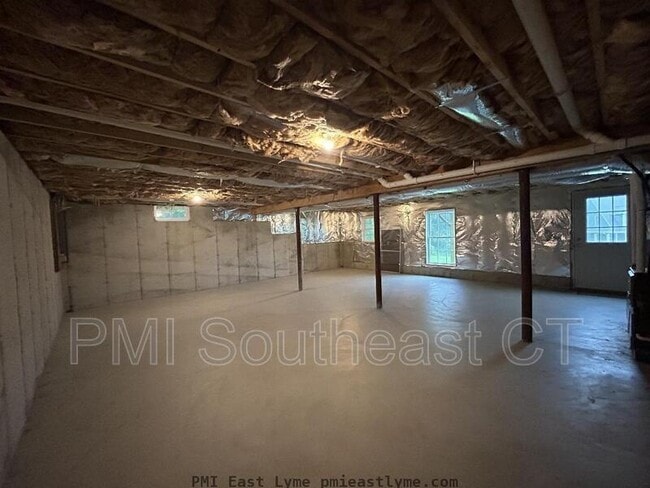 Building Photo - 23 Quakertown Mdws