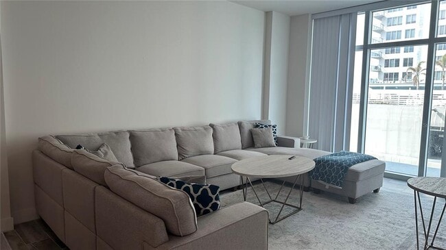 Building Photo - 1120 E Kennedy Blvd