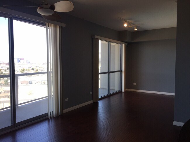 Building Photo - Lovely Studio on 11th Floor of Allure!
