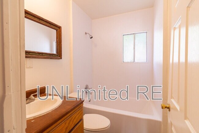 Building Photo - 306 S Humphreys St