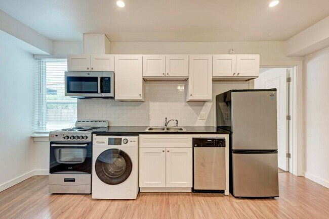 Building Photo - Park Avenue 102