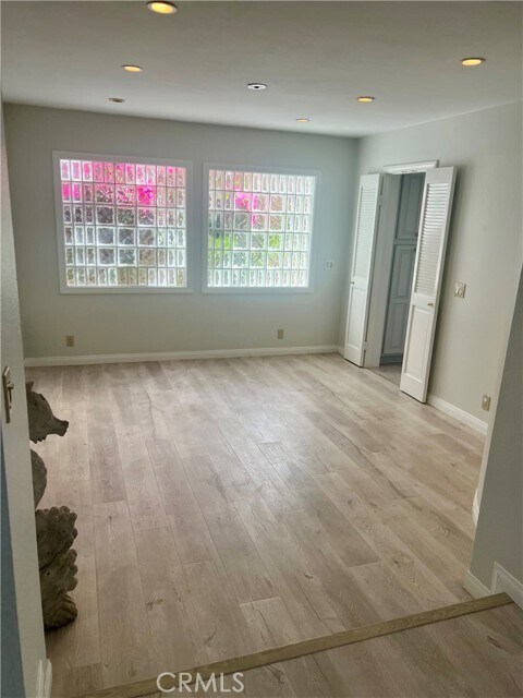 Building Photo - 5018 Evanwood Ave