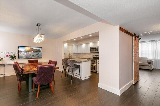 Building Photo - 20291 NE 30th Ave