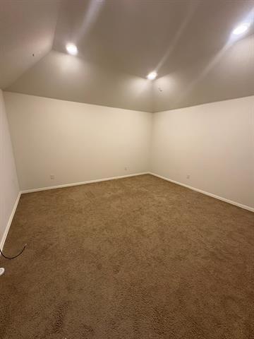 Building Photo - 520 Stillwater Dr