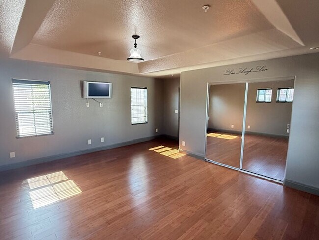 Building Photo - 2-Story Rodeo Home with Beautiful Spacious...