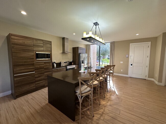 Building Photo - 7534 Brooklyn Dr