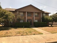 Building Photo - 622 Chauncey Dr