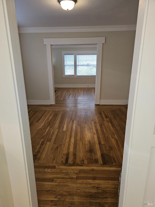 Building Photo - 412 Lincoln St