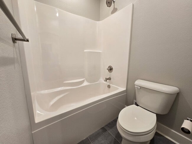 Building Photo - 5009 Springwood Cir