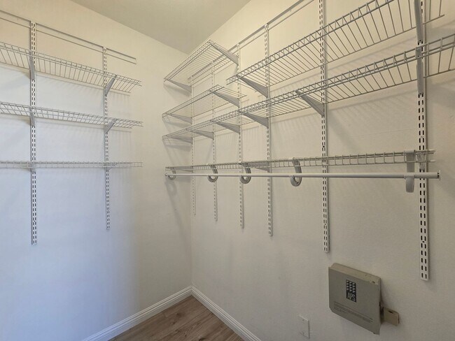 Building Photo - CANYON CREST CONDO