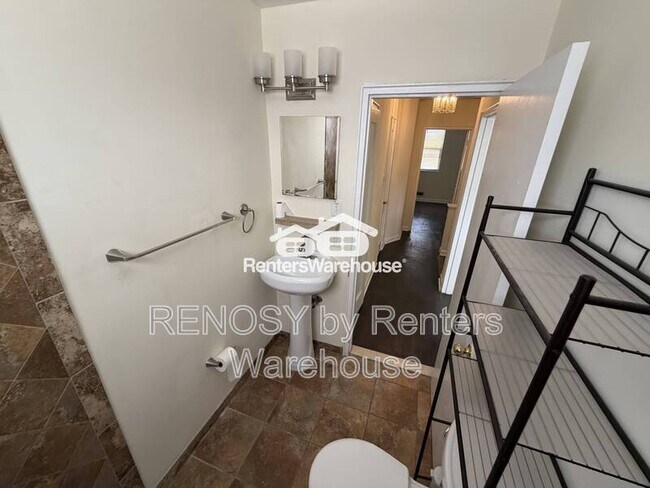 Building Photo - 1614 S Ellamont St