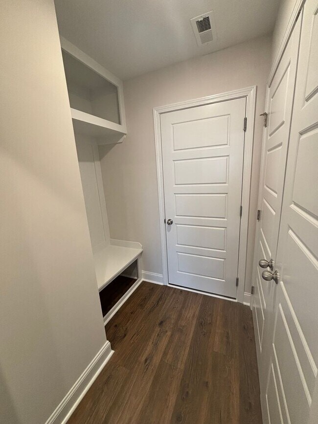 Building Photo - Open-Concept Gorgeous New Construction Home