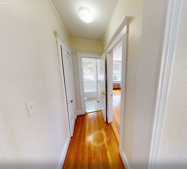 Building Photo - 425 Park Dr