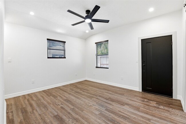 Building Photo - 9403 Spaulding St