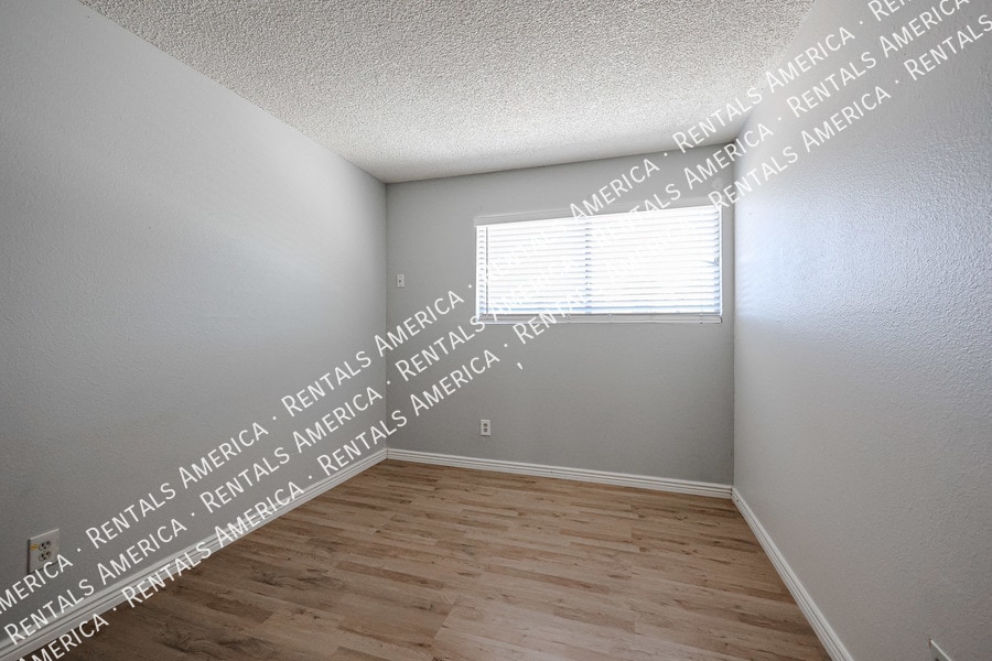 Building Photo - 1052 S San Jose