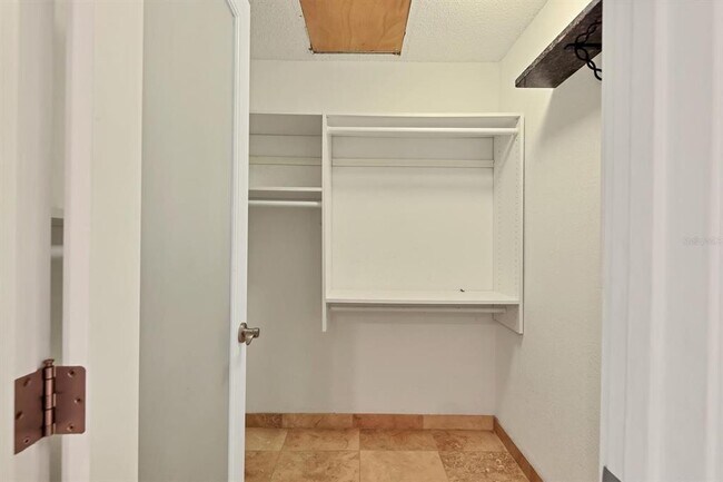 Building Photo - 4949 Village Garden Dr