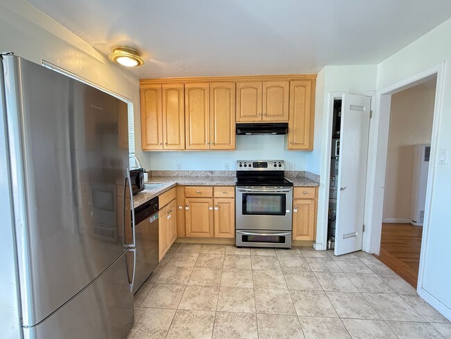 Building Photo - 1265-1271 Parkington Ave