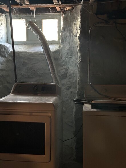 In Unit Laundry - 7 Buxton Ct