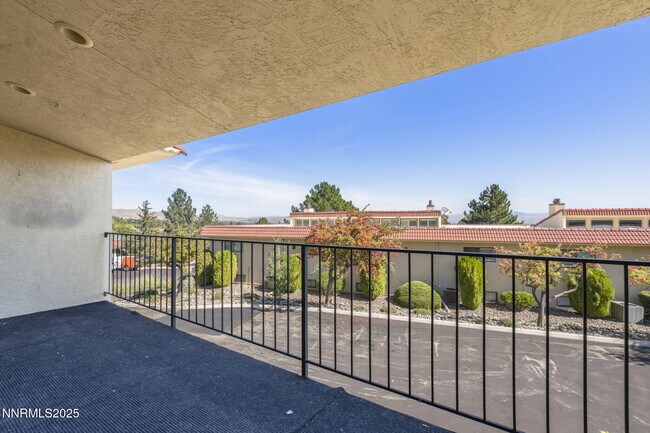 Building Photo - 3447 Skyline Blvd