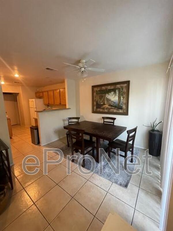 Building Photo - 2760 Stargate St