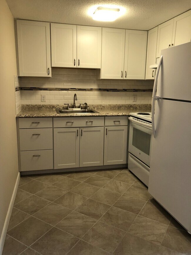 Building Photo - Port of Harborside Condo