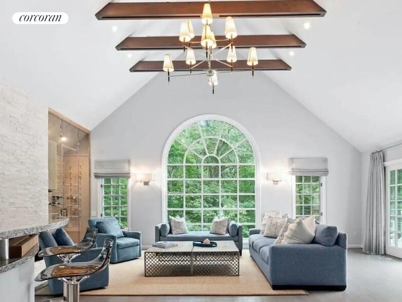 Building Photo - 535 Old Sag Harbor Rd