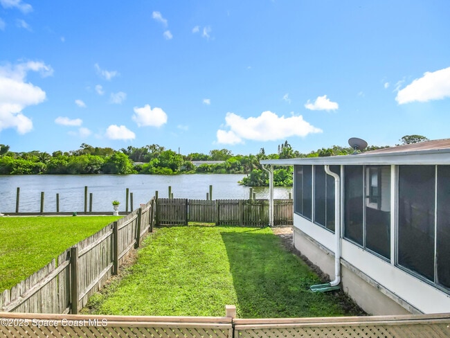 Building Photo - 425 Baker Rd