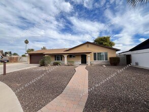Building Photo - BEAUTIFULLY UPDATED 3 BEDROOM HOME WITH HUGE BACKYARD, RV GATE & ARIZONA ROOM IN GLENDALE!