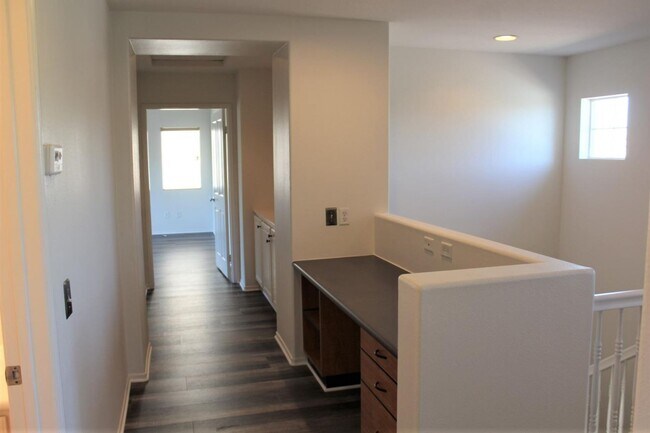 Building Photo - 3 Bed 3 Bath Menifee Home for rent