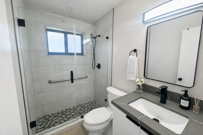 Building Photo - 412 SW 27th Terrace