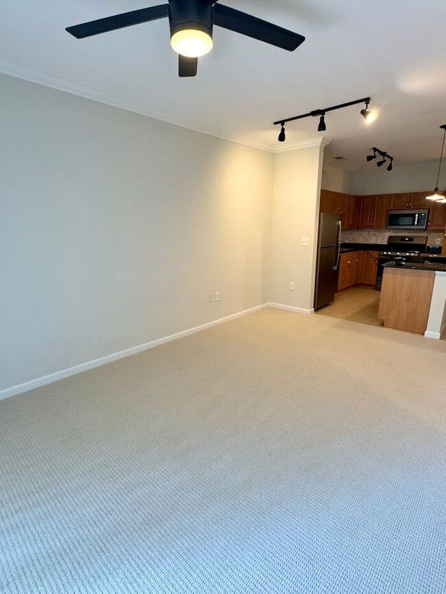 Building Photo - 12945 Centre Park Cir