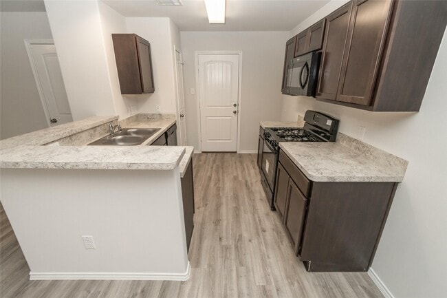 Building Photo - 16911 Andrew Nook Ln