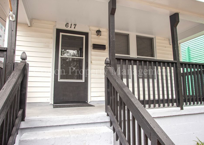 Building Photo - 3BR/2BA Great Location Downtown Wilmington...