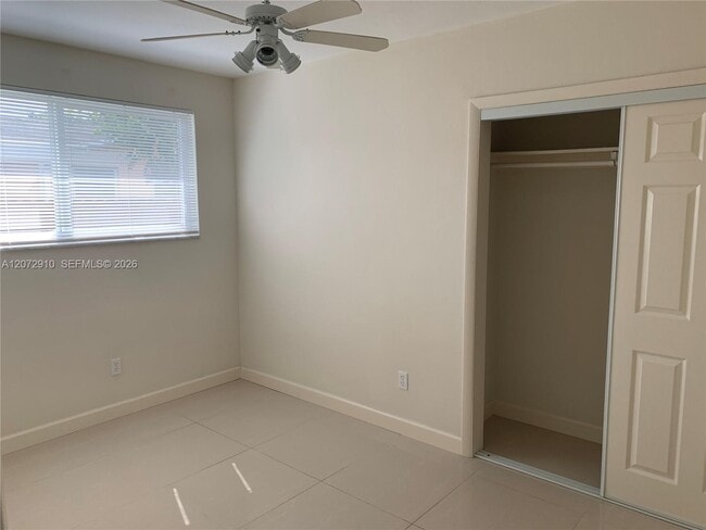 Building Photo - 1200 SW 31st Ave