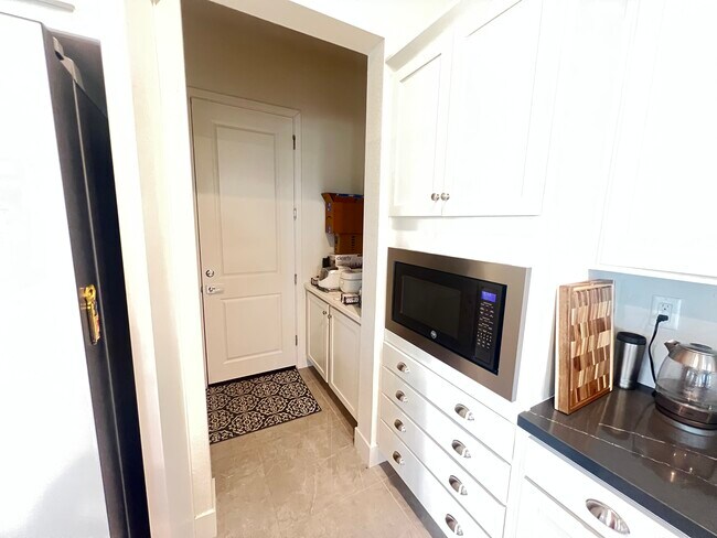 Building Photo - 4570 Miner Dr