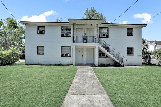 Primary Photo - 5634 Astor Pl