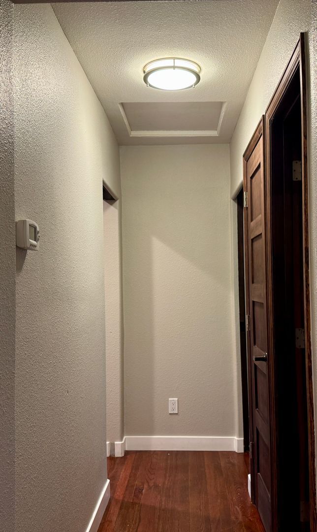 Building Photo - Updated 3 Bedroom 2 Bath Single Family Hom...