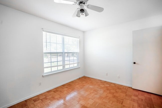 Building Photo - 3611 Cookstown Dr