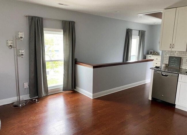 Building Photo - 412 Starkweather St