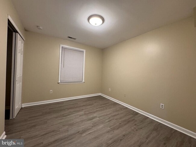 Building Photo - 522 Merchant St