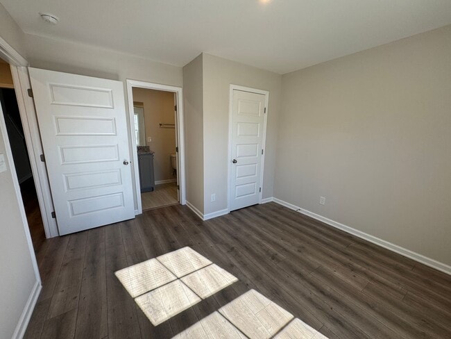 Building Photo - 207 Mountaindale Dr