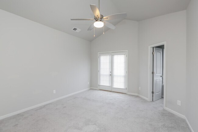 Building Photo - 41 Madaline Ln