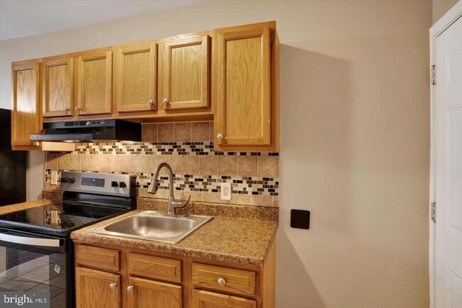 Building Photo - 2010 E Boston St