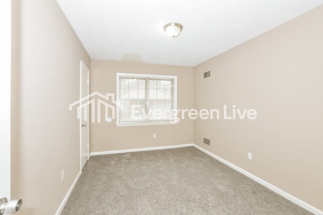 Building Photo - 3332 Clearbrook St